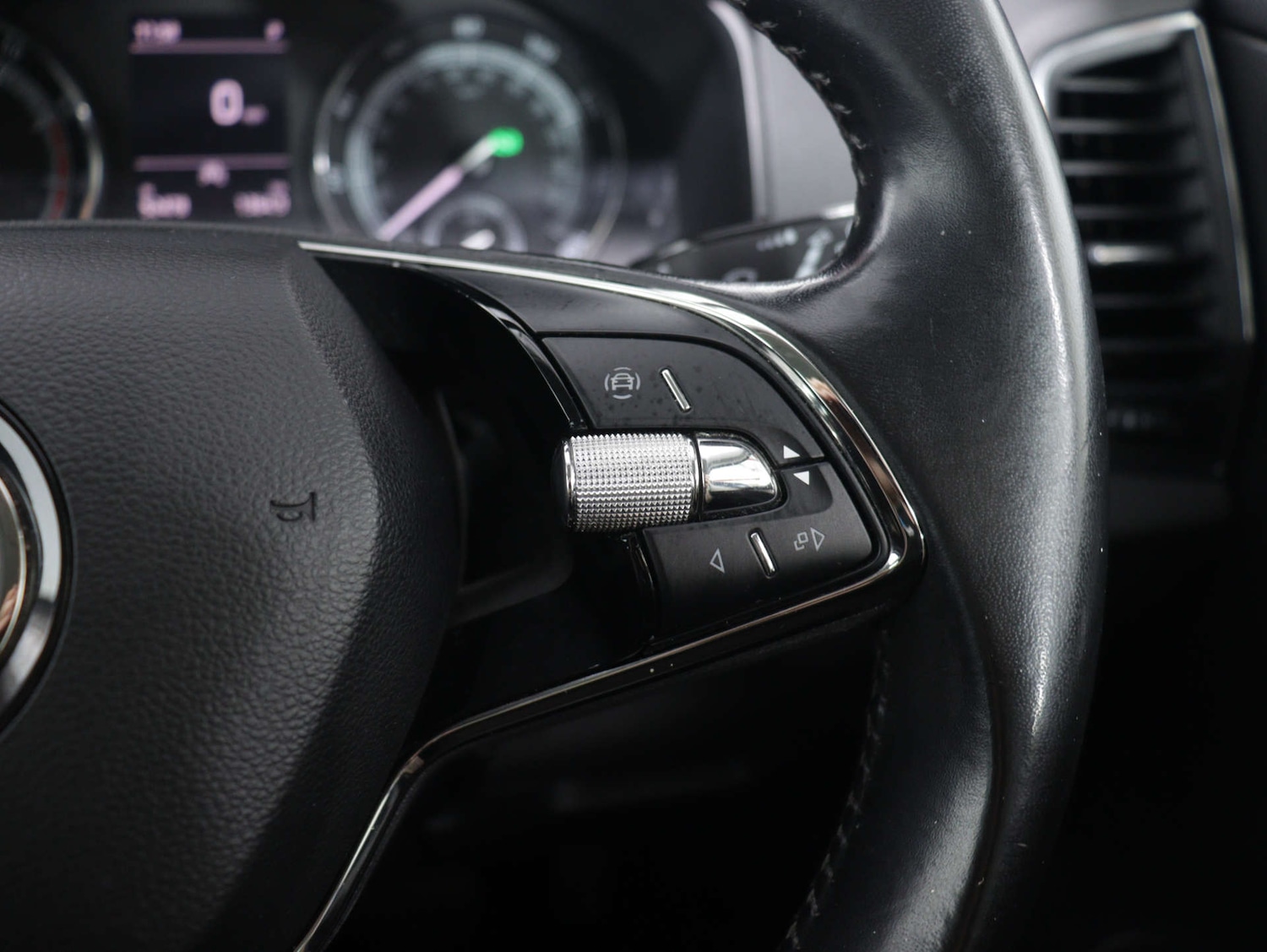 Used Skoda Karoq 2020 for sale - 77391704: Photo 34