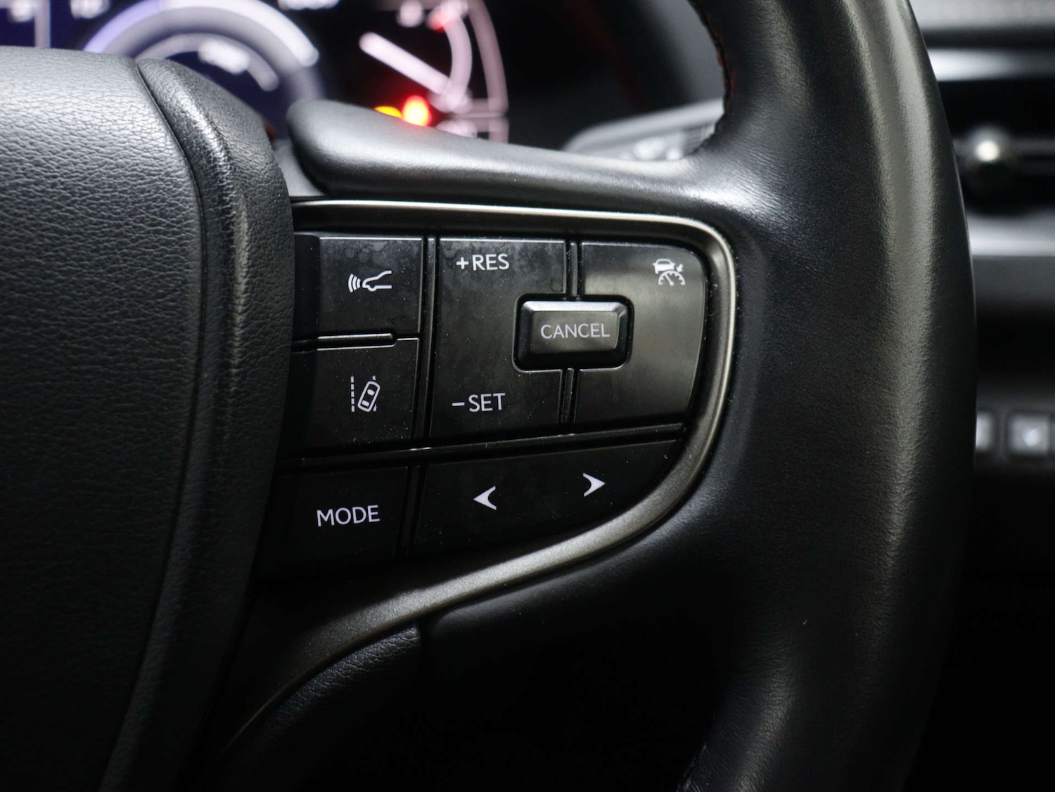 Used Lexus UX 2023 for sale - 76157419: Photo 38