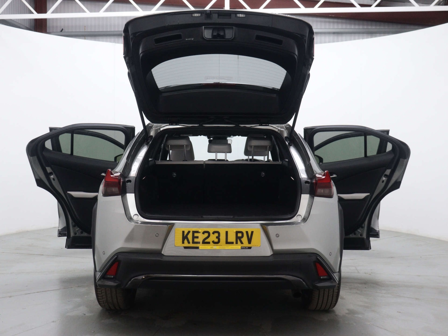 Used Lexus UX 2023 for sale - 76157419: Photo 59