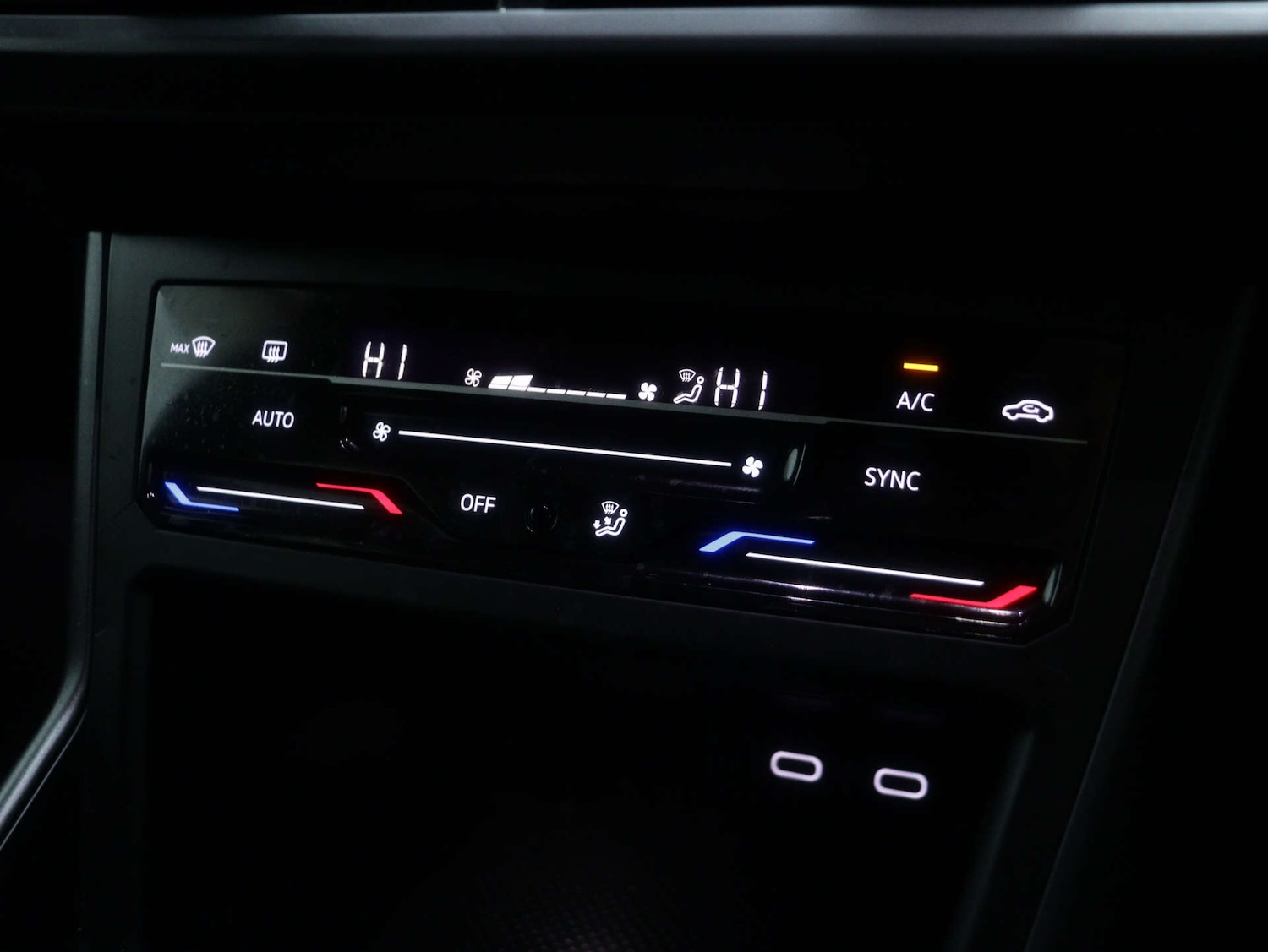 Used Volkswagen Polo 2022 for sale - 77087311: Photo 30