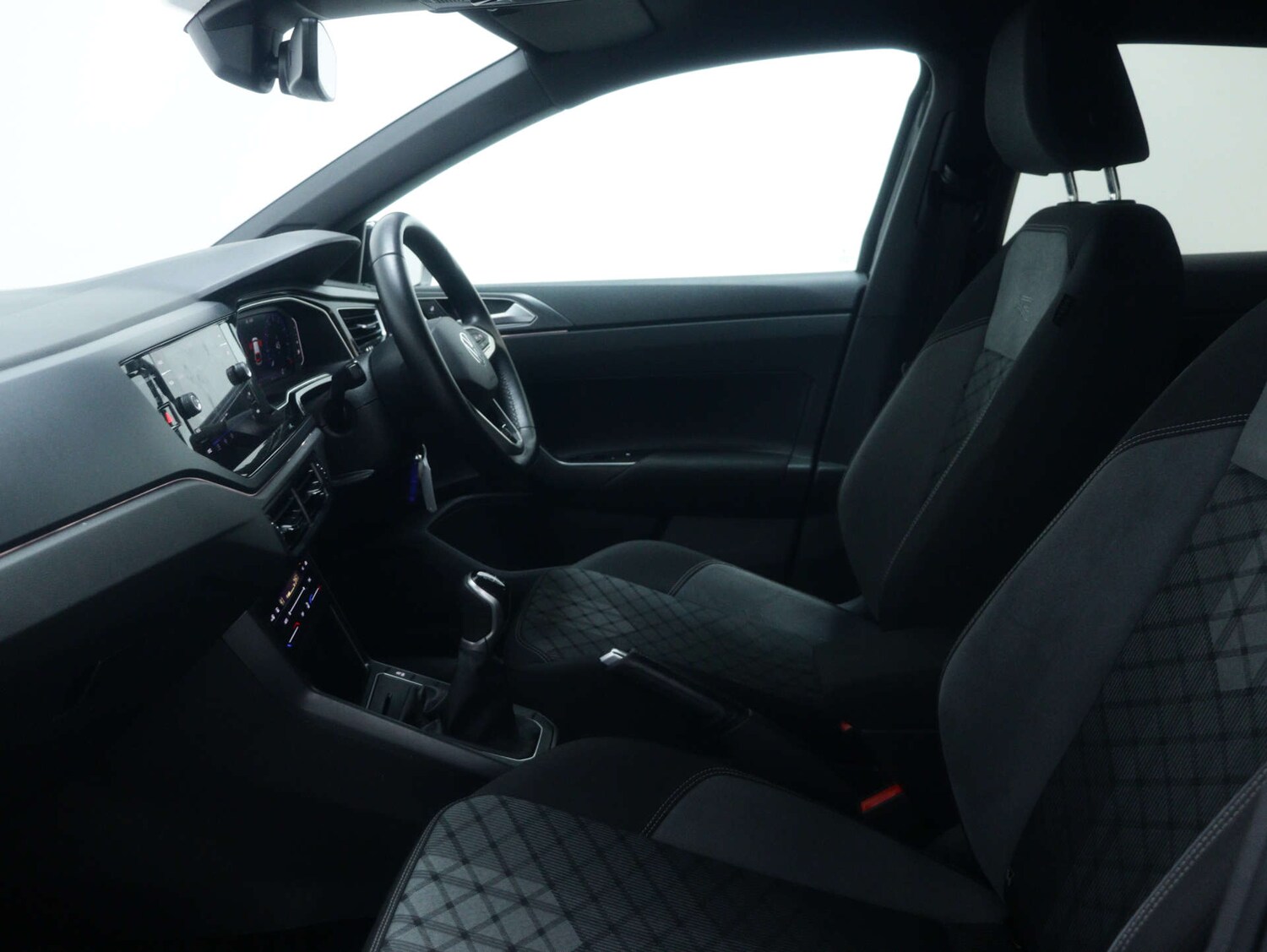 Used Volkswagen Polo 2022 for sale - 77087311: Photo 45