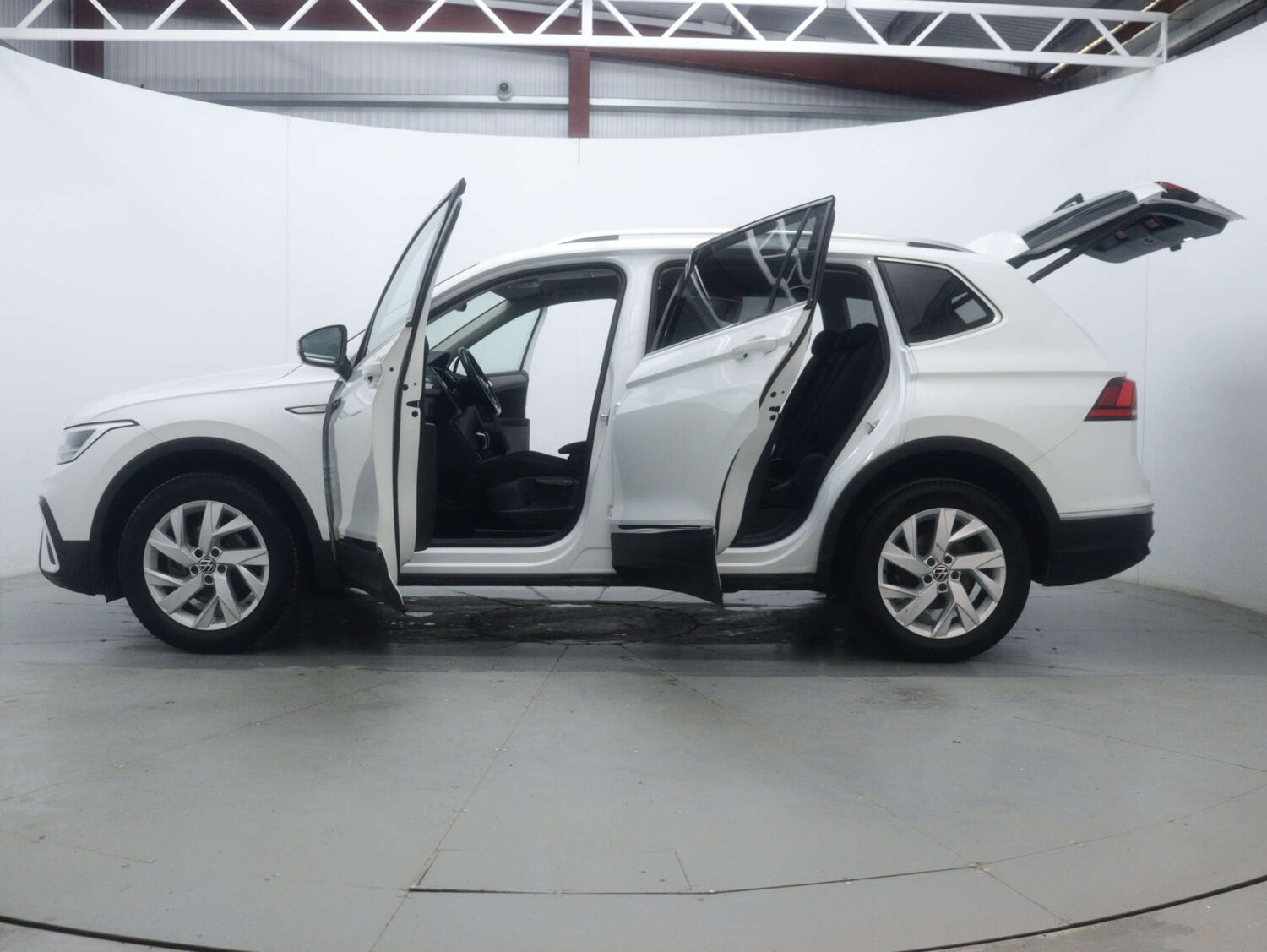 Used Volkswagen Tiguan 2022 for sale - 77261378: Photo 55