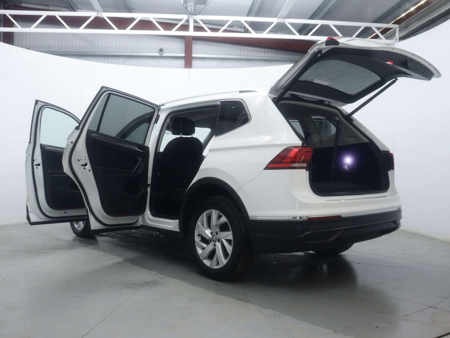 Used Volkswagen Tiguan 2022 for sale - 77261378: Photo 56