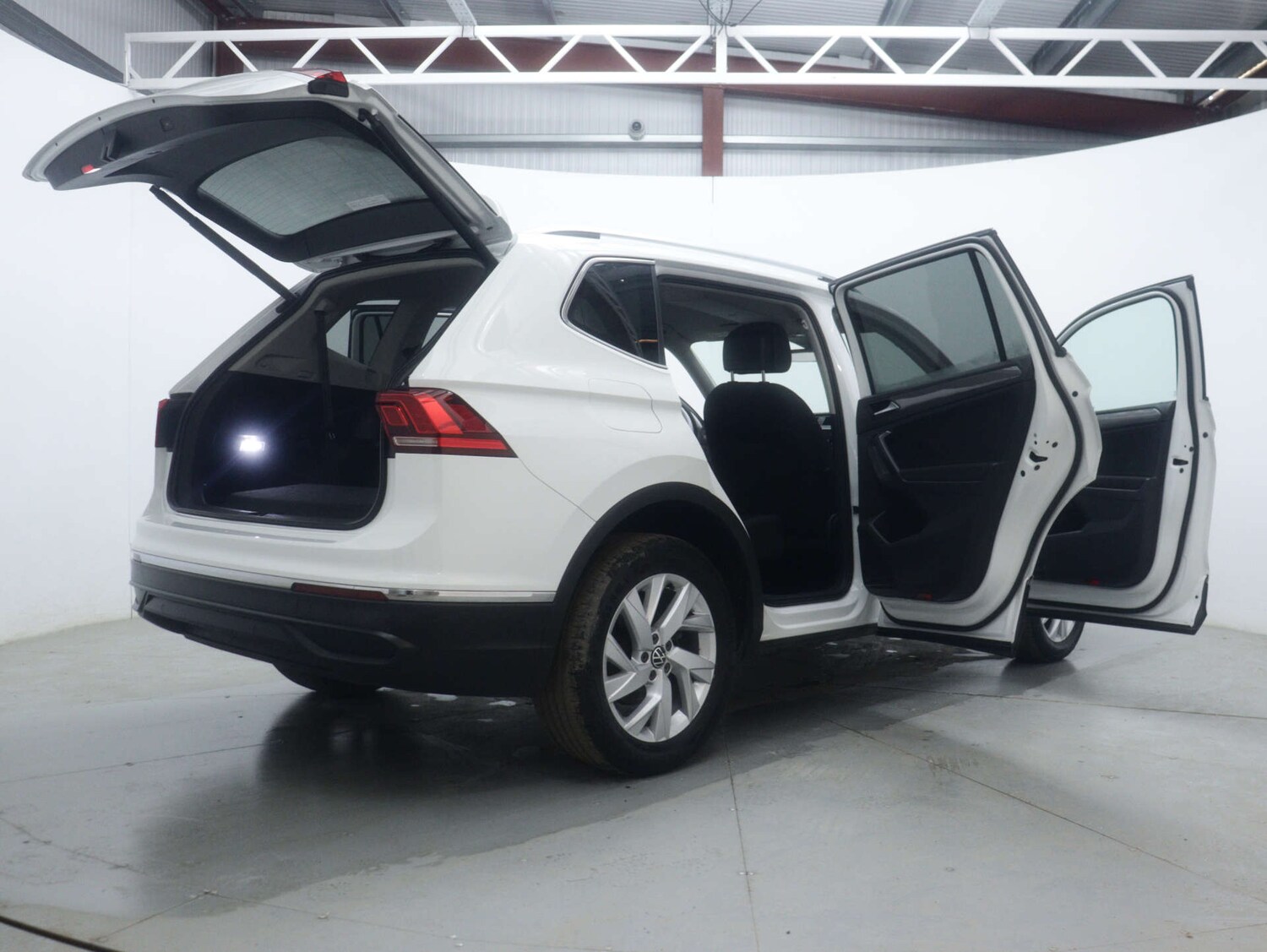 Used Volkswagen Tiguan 2022 for sale - 77261378: Photo 58