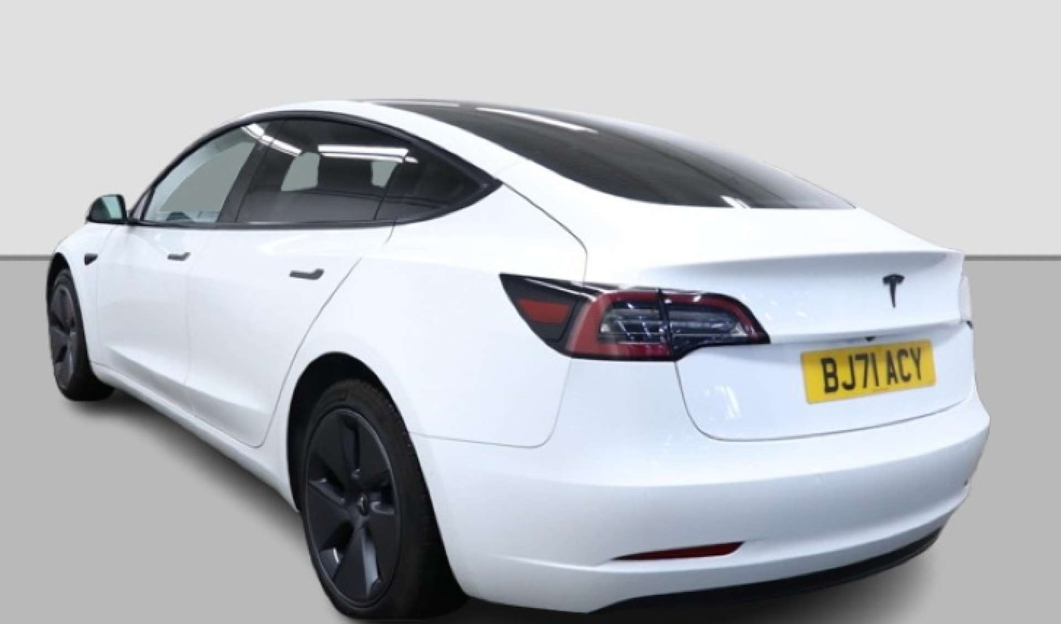 Used Tesla Model 3 2021 for sale - 76599668: Photo 6