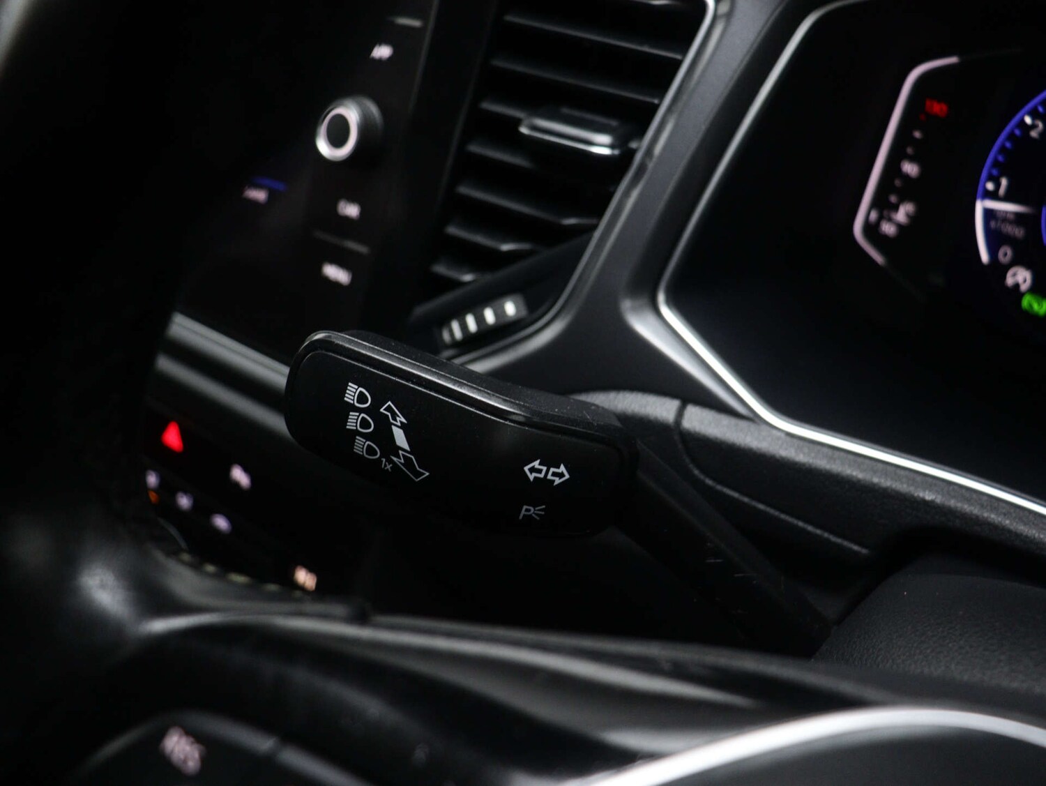 Used Volkswagen T-Roc 2021 for sale - 76231907: Photo 35