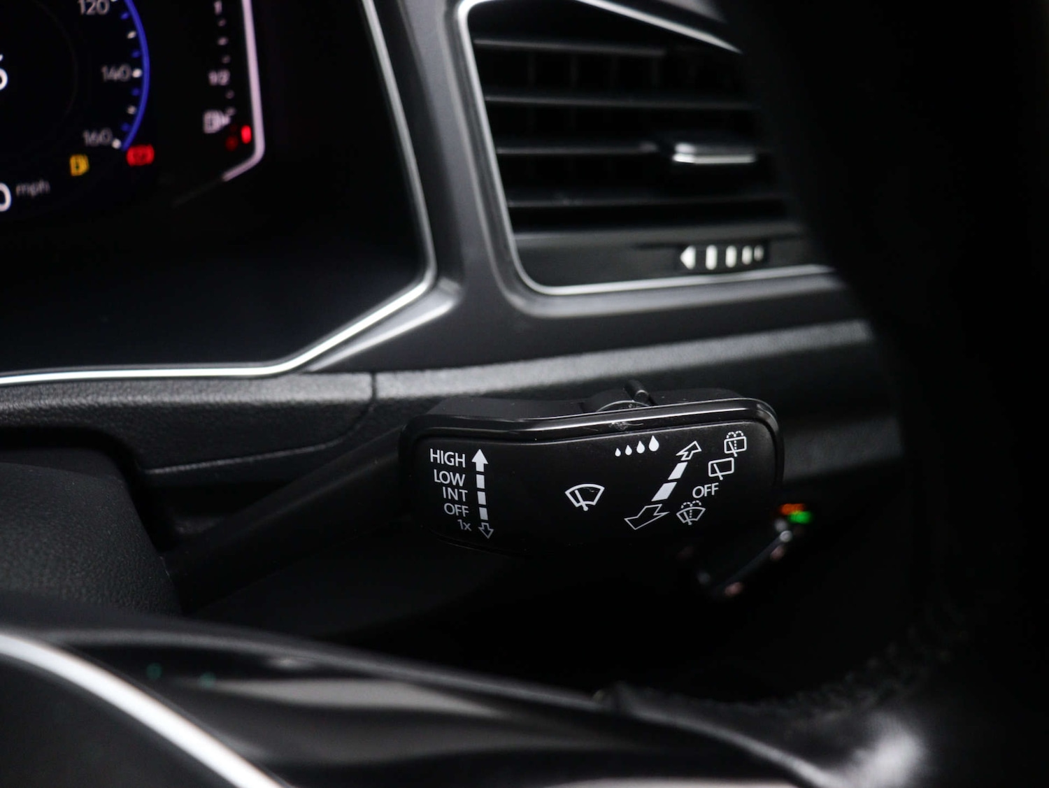 Used Volkswagen T-Roc 2021 for sale - 76231907: Photo 36