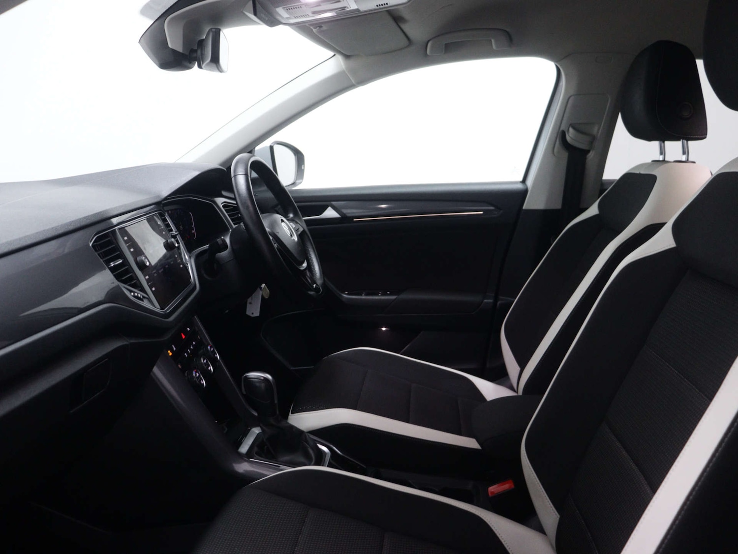 Used Volkswagen T-Roc 2021 for sale - 76231907: Photo 45