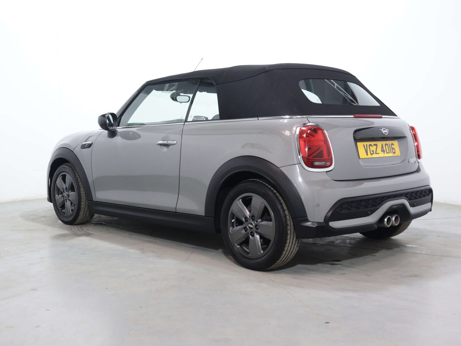 Used MINI Convertible 2021 for sale - 75662056: Photo 10