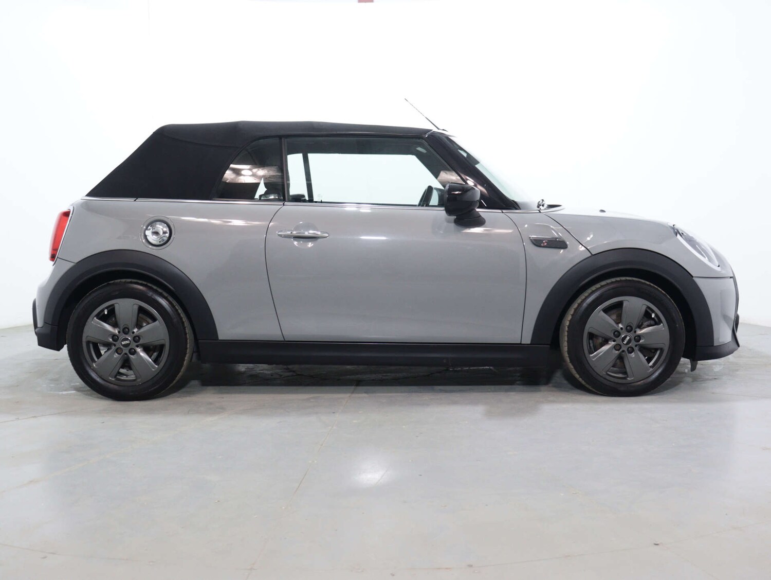 Used MINI Convertible 2021 for sale - 75662056: Photo 13