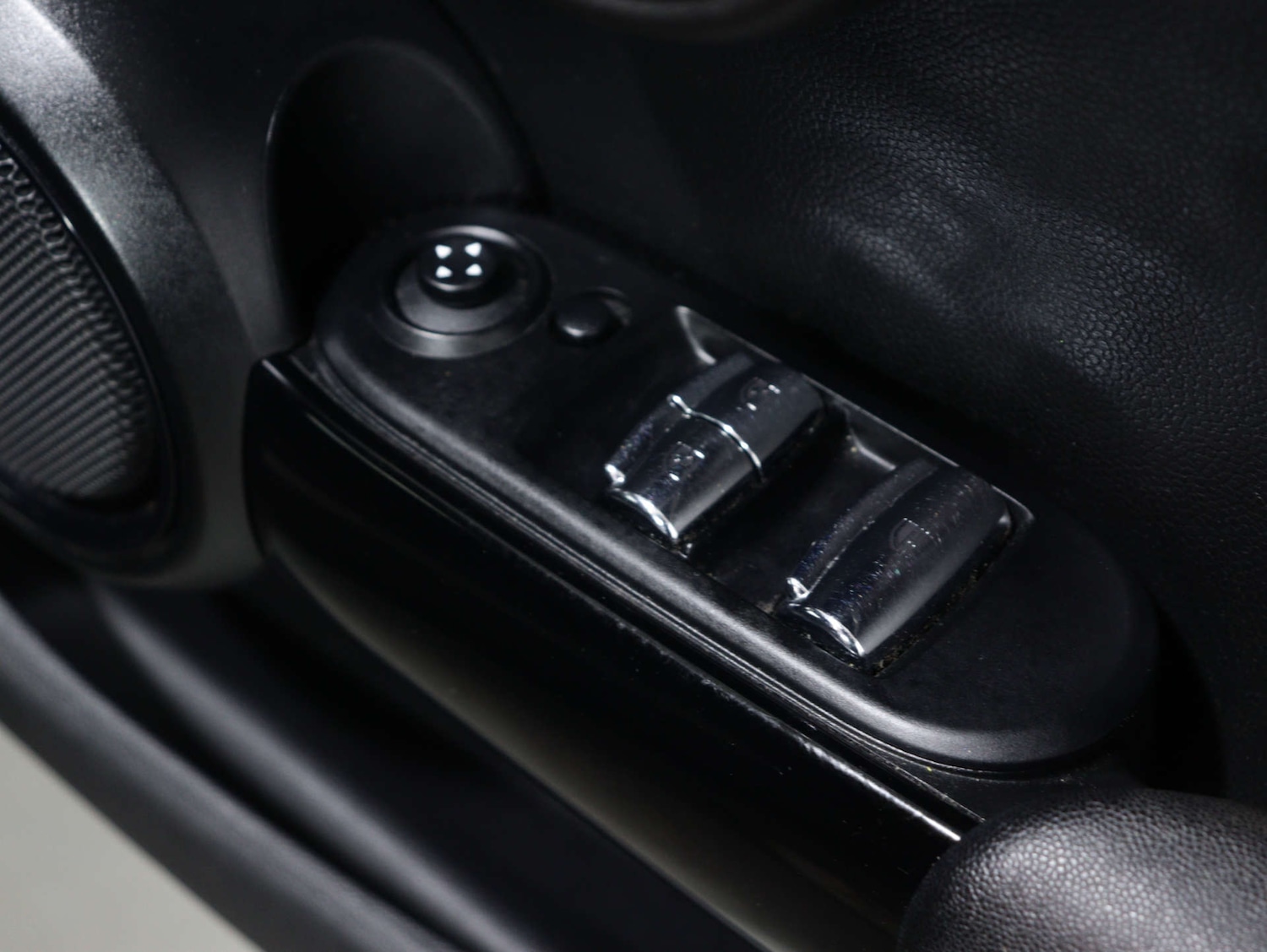 Used MINI Convertible 2021 for sale - 75662056: Photo 37