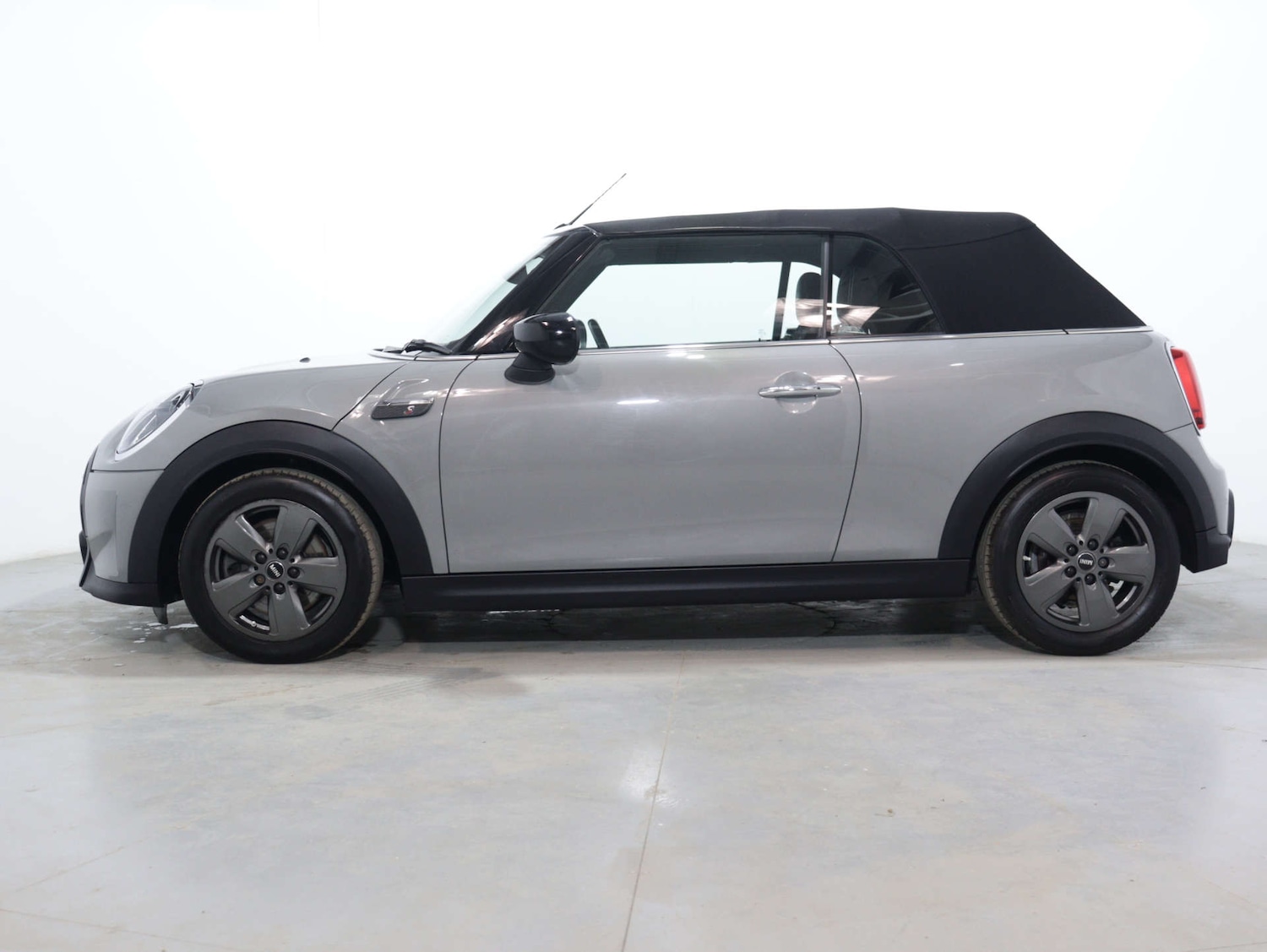 Used MINI Convertible 2021 for sale - 75662056: Photo 9
