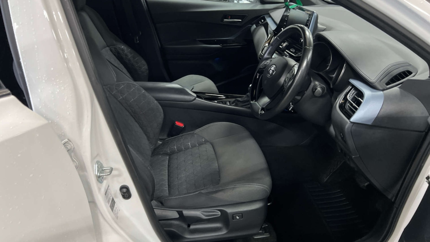 Used Toyota C-HR 2020 for sale - 76599669: Photo 12