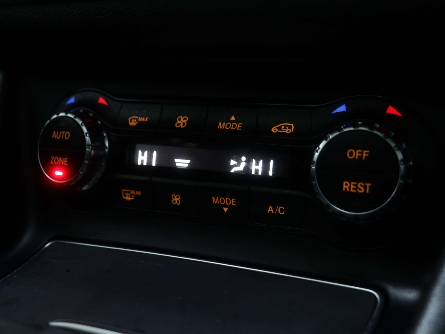 Used Mercedes-Benz GLA 2020 for sale - 76884357: Photo 35