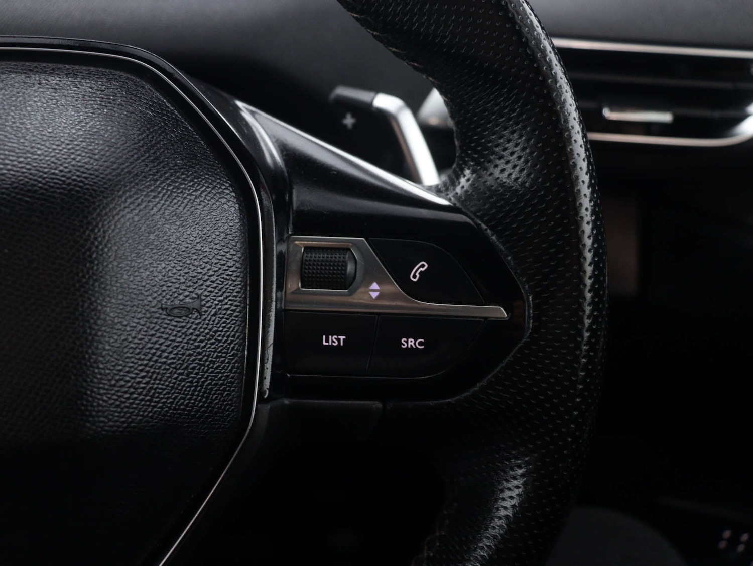 Used Peugeot 5008 2020 for sale - 75870873: Photo 32