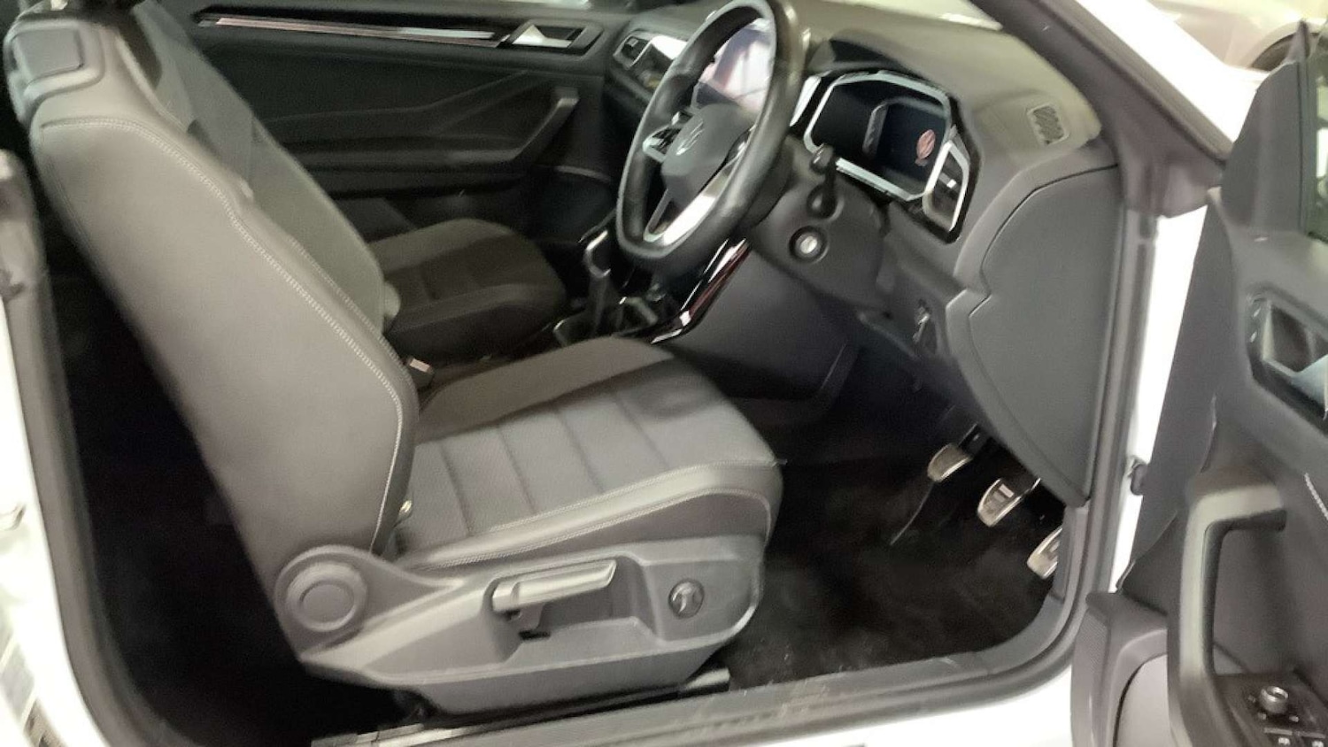 Used Volkswagen T-Roc 2023 for sale - 77931956: Photo 10