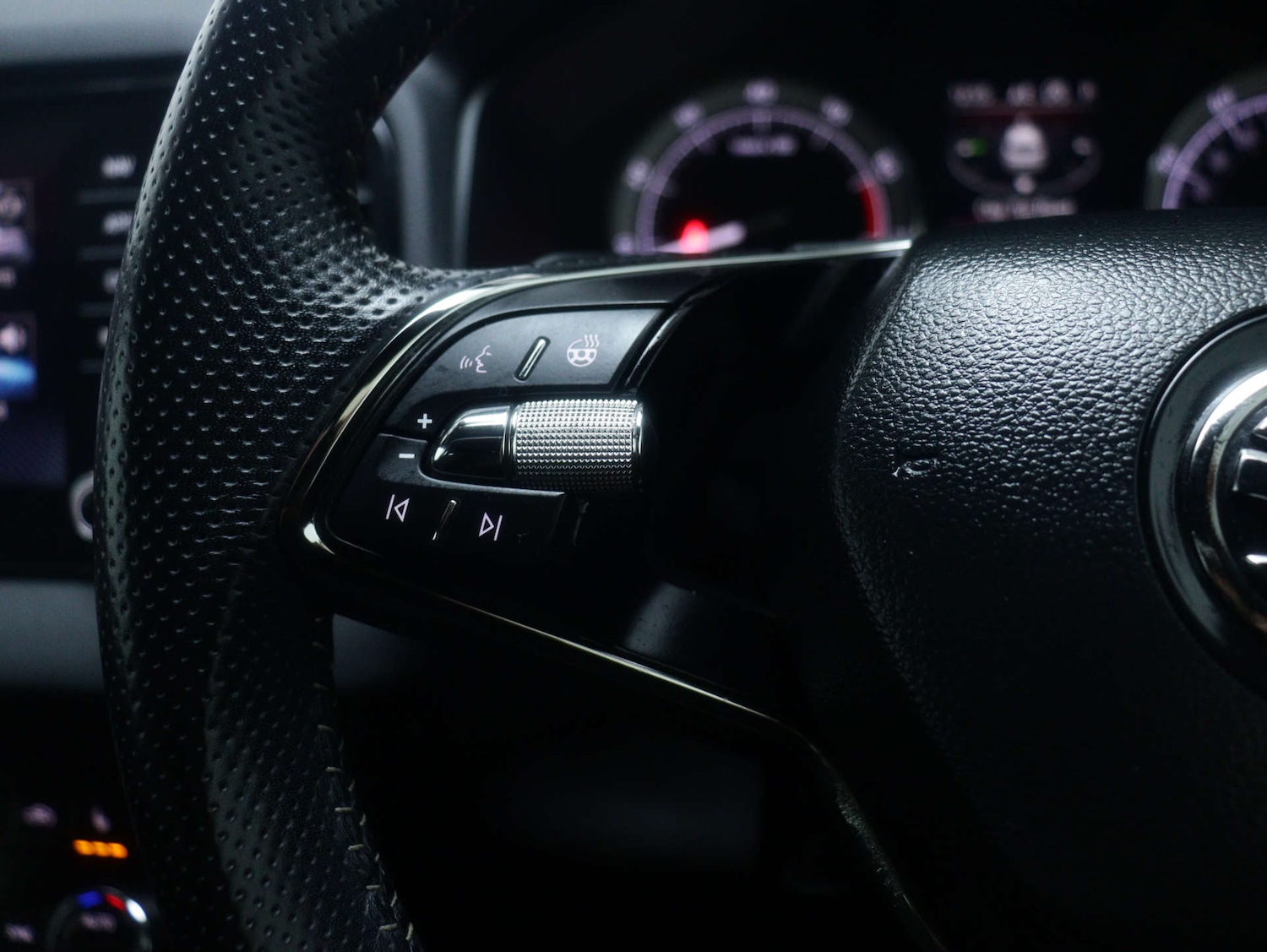 Used Skoda Karoq 2020 for sale - 77380651: Photo 37