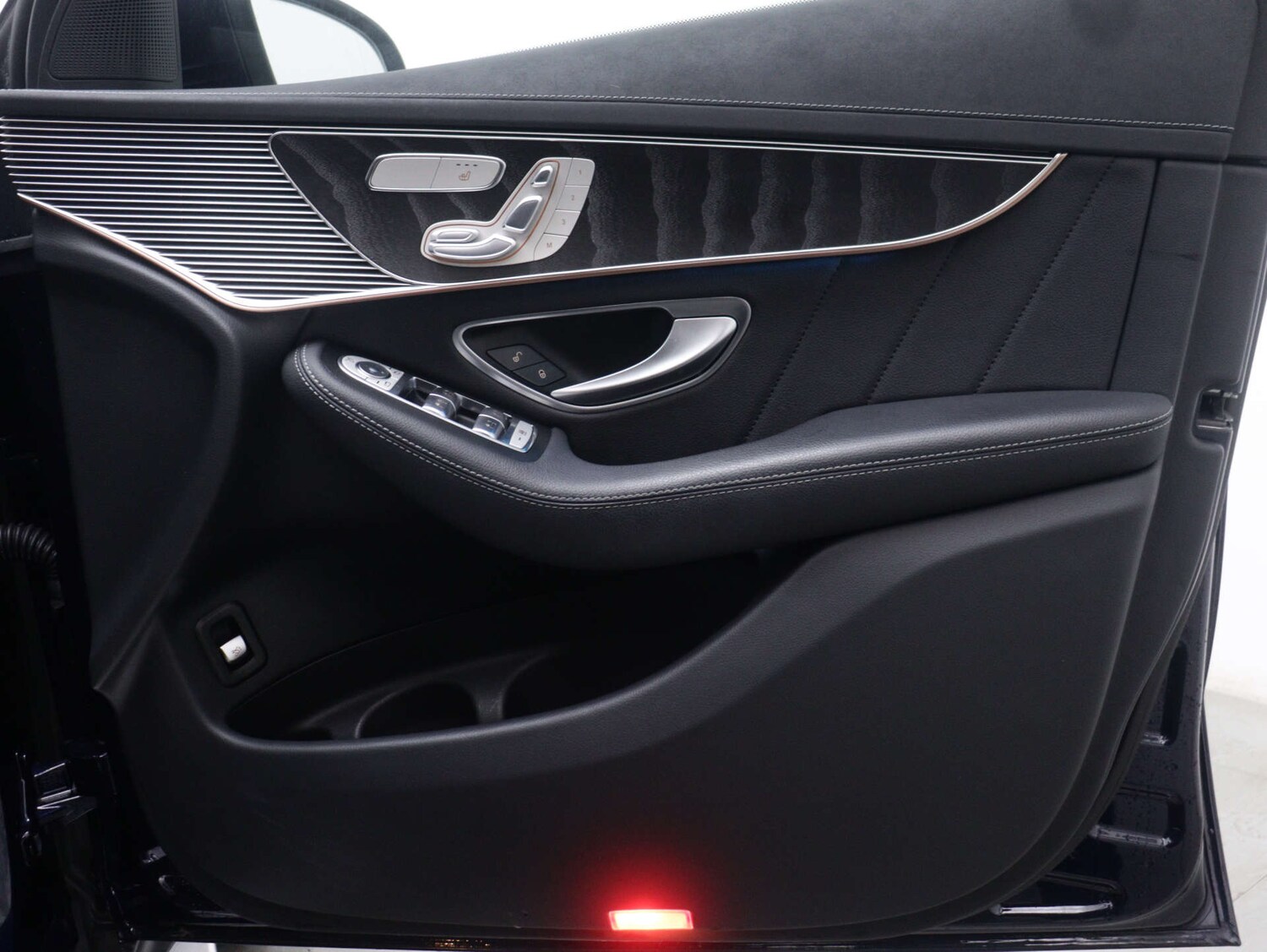 Used Mercedes-Benz EQC 2022 for sale - 76253824: Photo 47