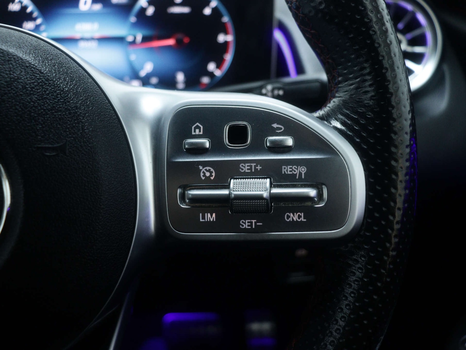 Used Mercedes-Benz GLB 2020 for sale - 76693638: Photo 38