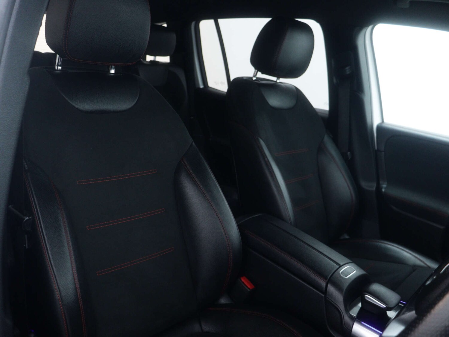 Used Mercedes-Benz GLB 2020 for sale - 76693638: Photo 46