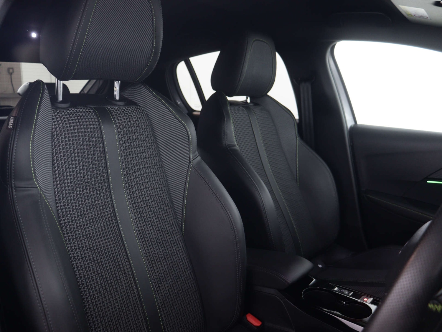 Used Peugeot 208 2023 for sale - 75920622: Photo 39