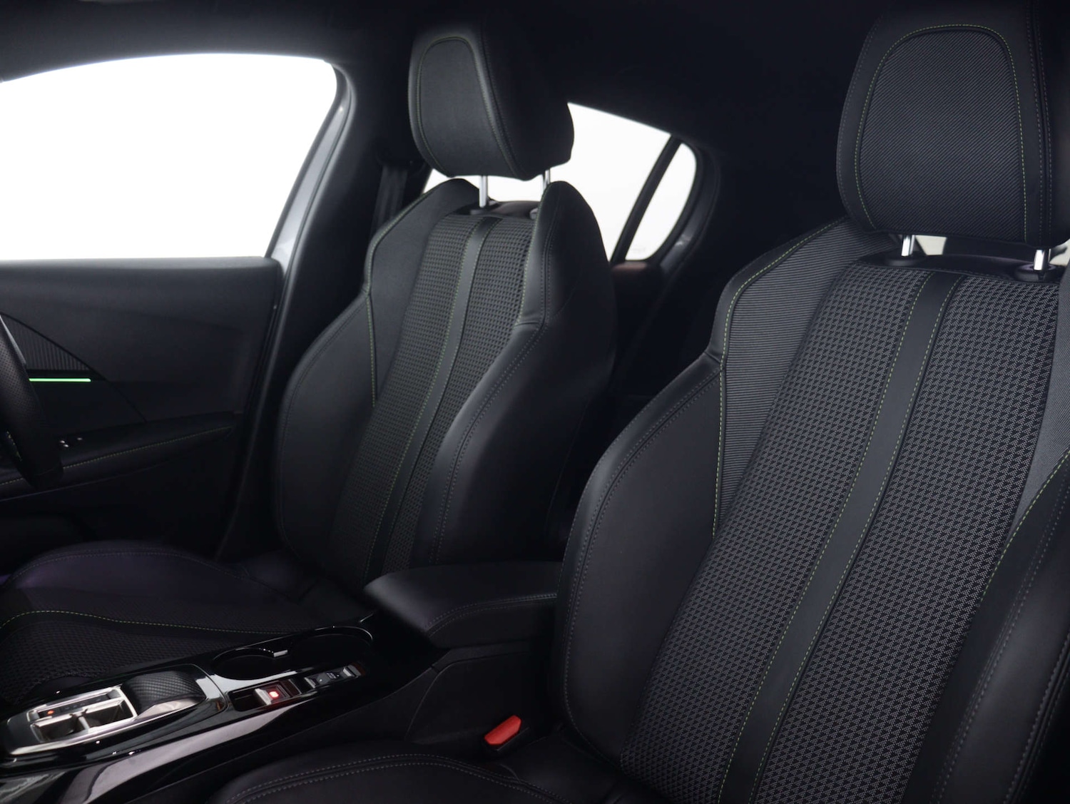 Used Peugeot 208 2023 for sale - 75920622: Photo 43