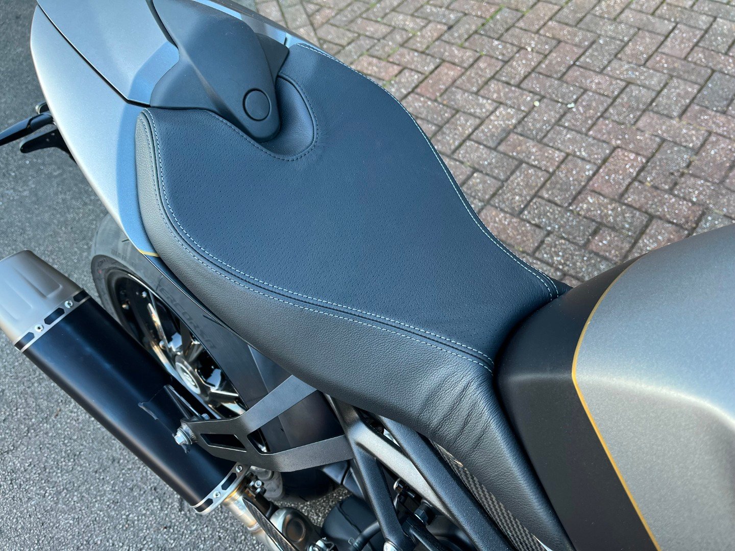 Triumph SPEED TRIPLE 1200 RR BREITLING EDITION