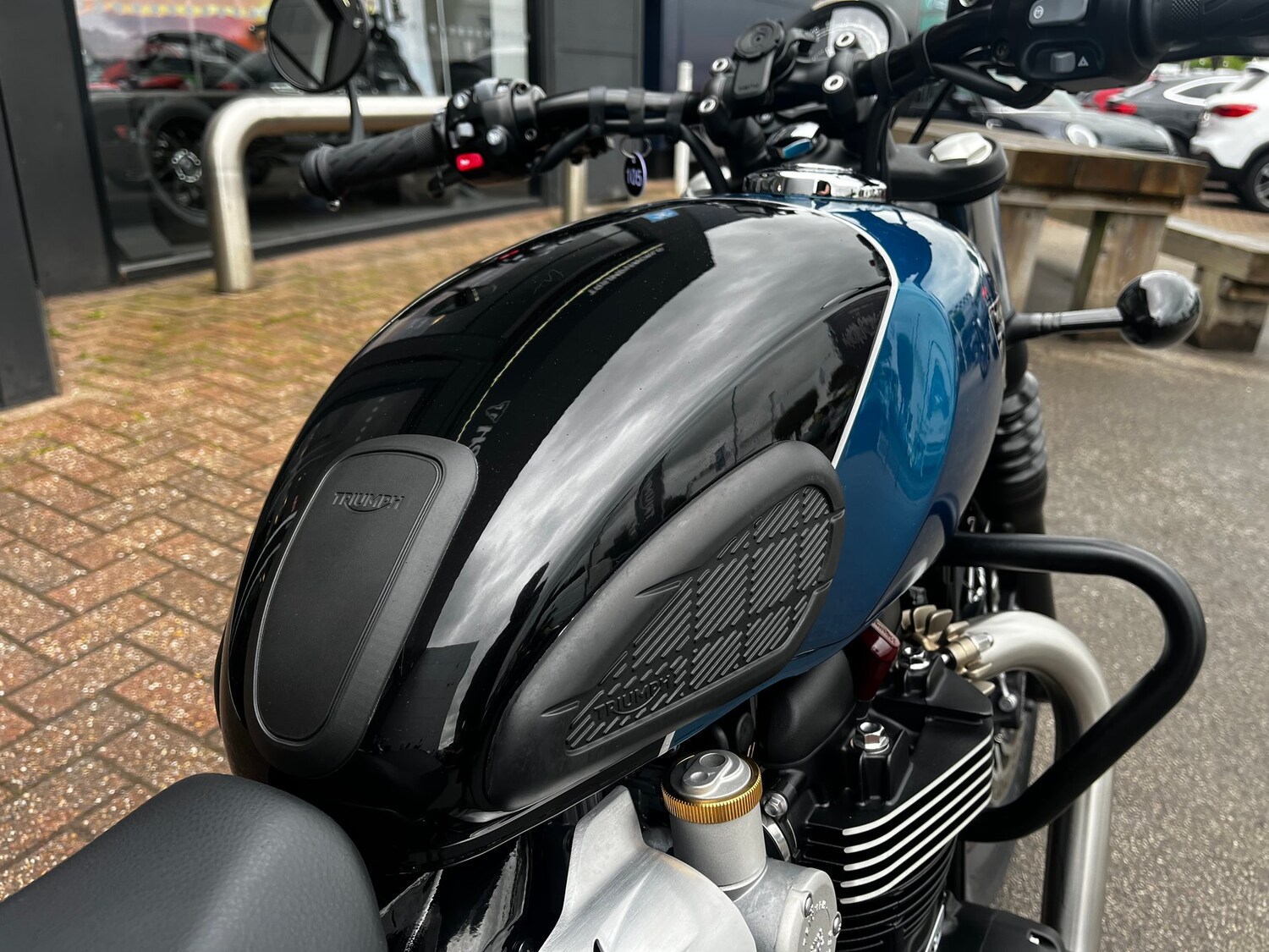 Used Triumph BONNEVILLE BOBBER 2026 for sale - 78683481: Photo 21