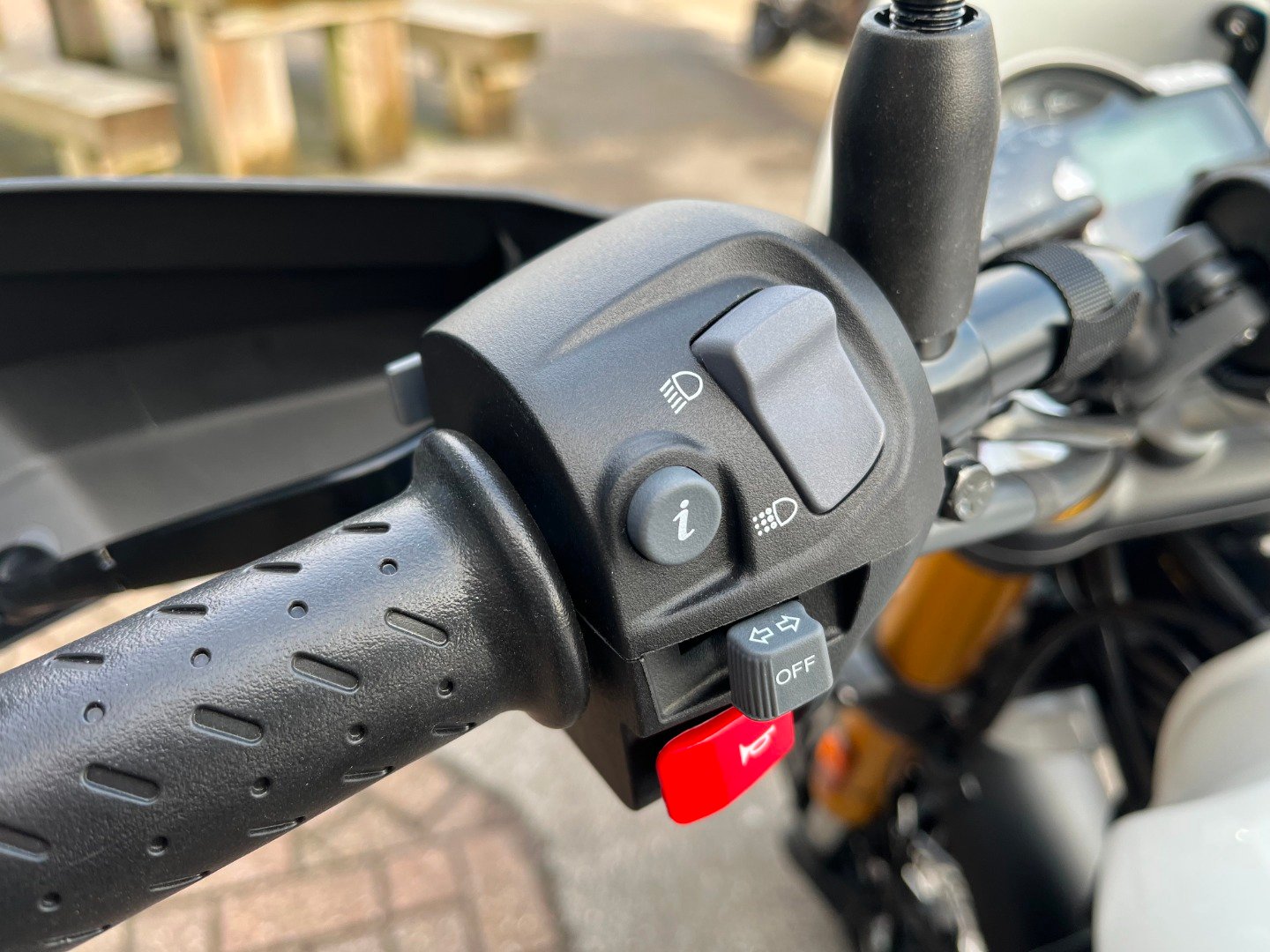 Triumph SCRAMBLER 400 XC