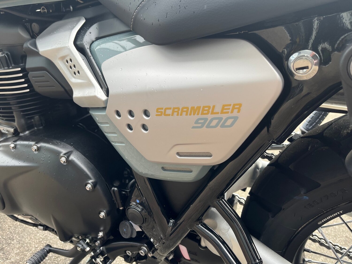 Triumph SCRAMBLER 900