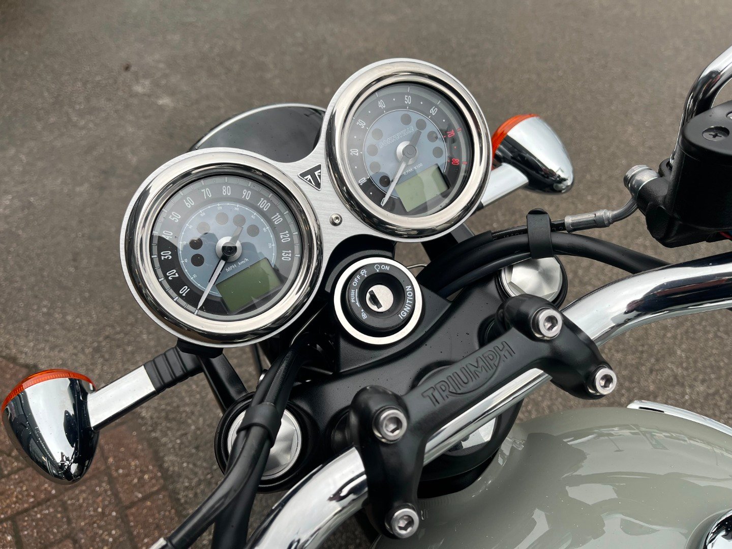 Triumph BONNEVILLE T120