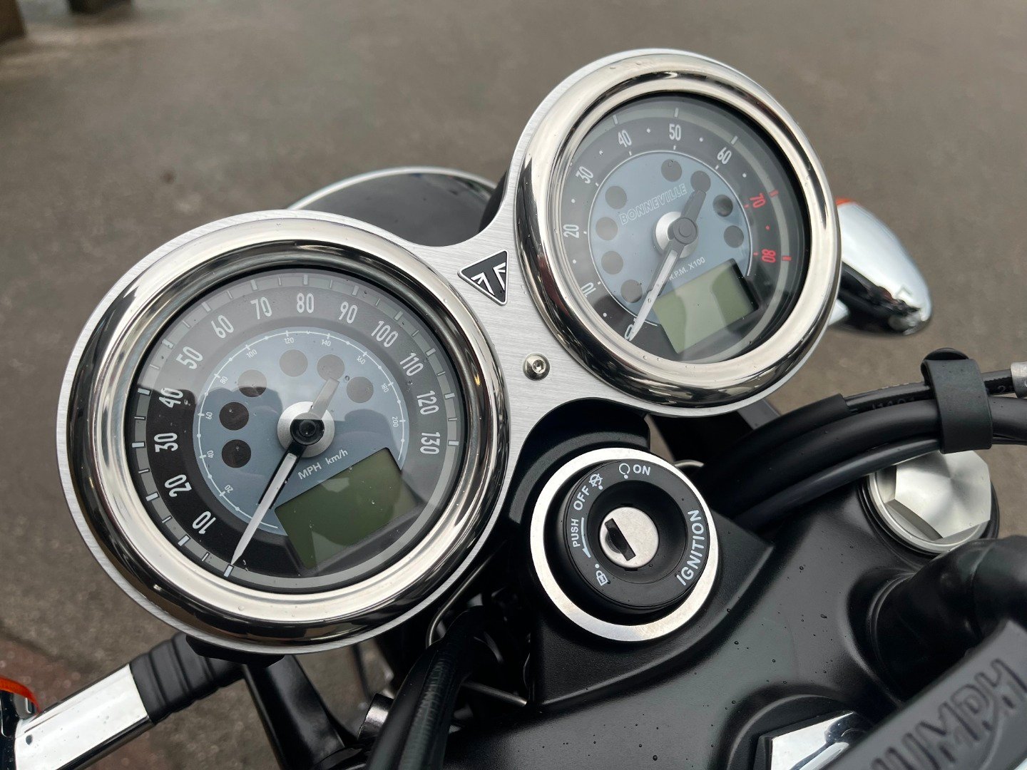 Triumph BONNEVILLE T120