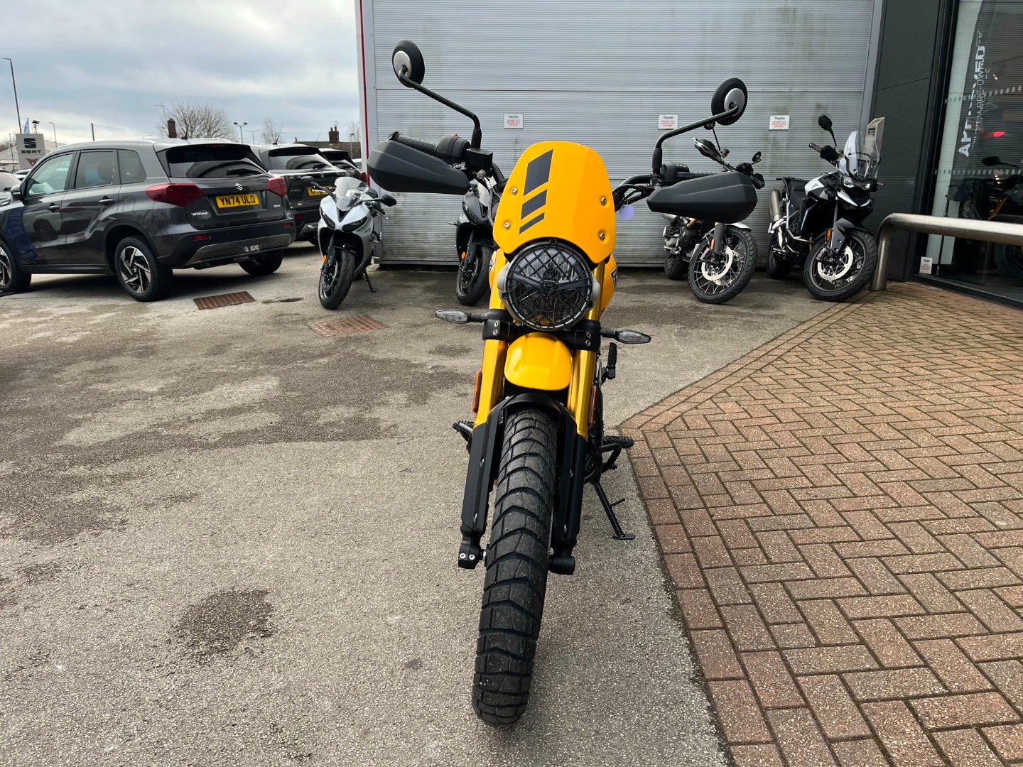 Triumph SCRAMBLER 400 XC