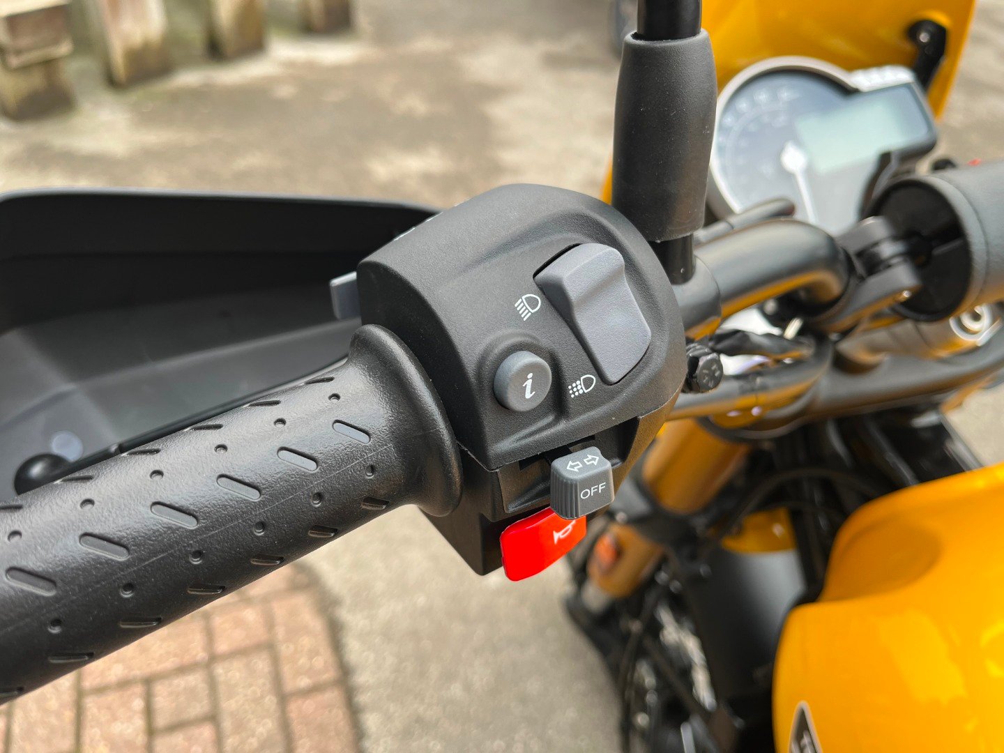 Triumph SCRAMBLER 400 XC