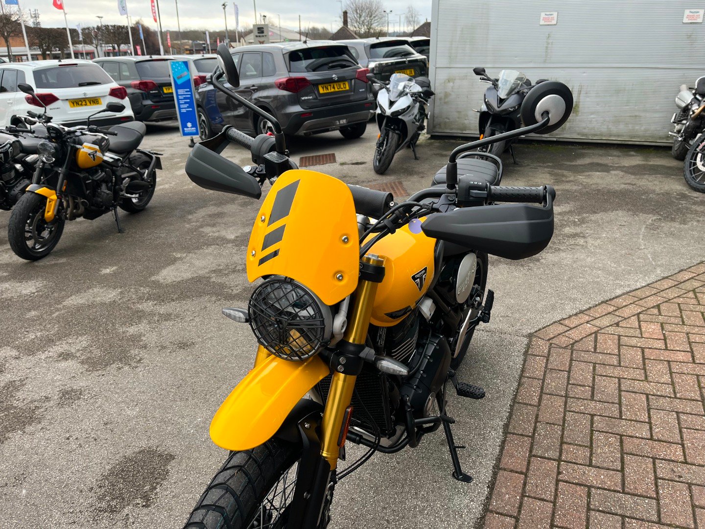 Triumph SCRAMBLER 400 XC