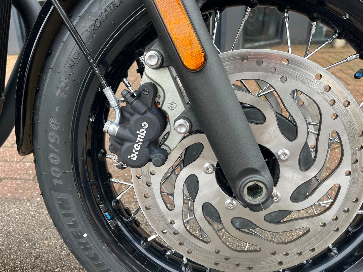 Triumph BONNEVILLE T120 BLACK