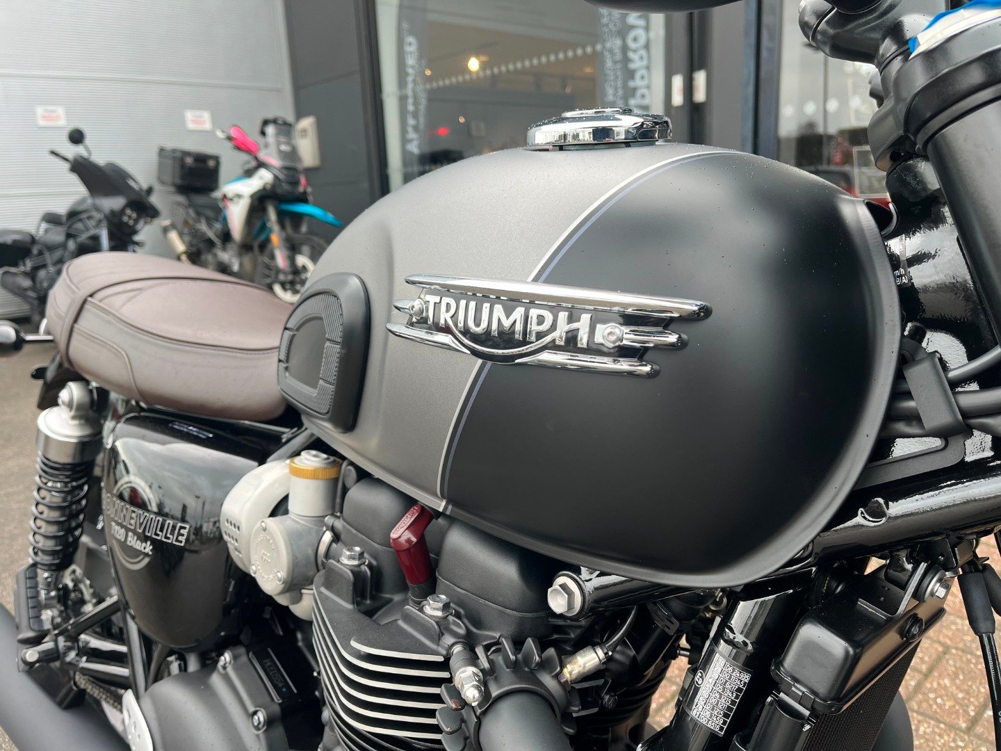 Triumph BONNEVILLE T120 BLACK