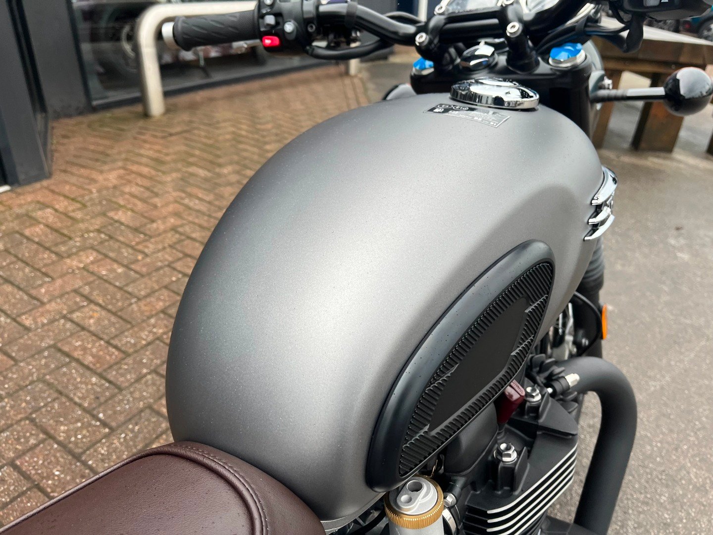 Triumph BONNEVILLE T120 BLACK