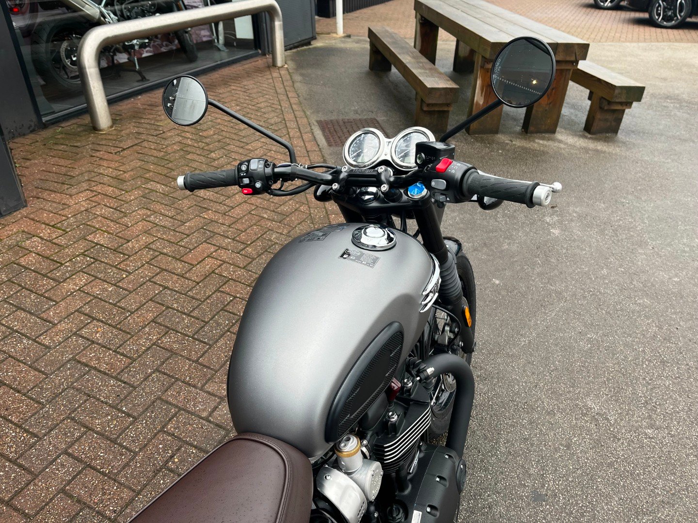 Triumph BONNEVILLE T120 BLACK