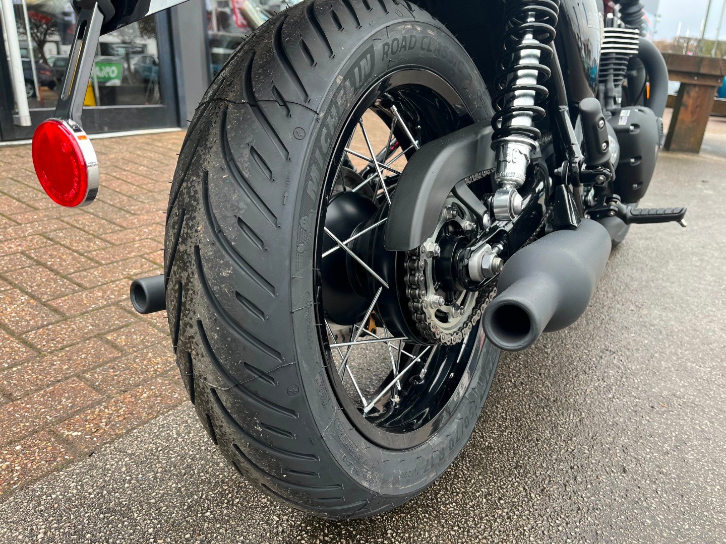 Triumph BONNEVILLE T120 BLACK