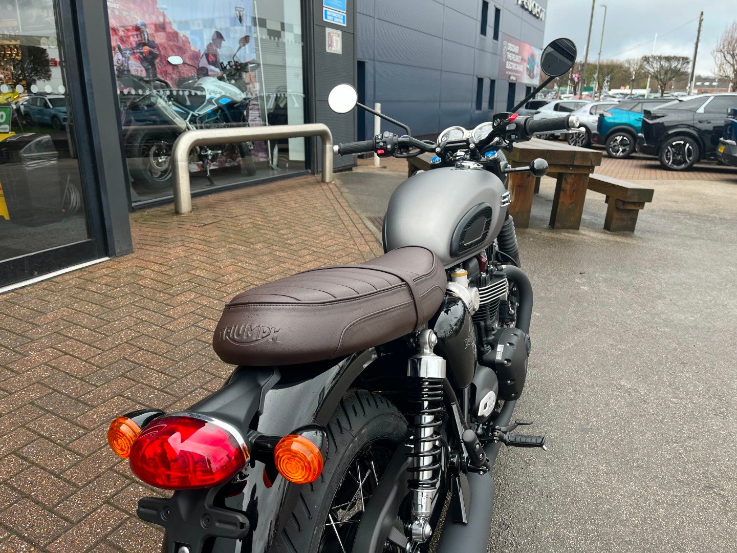 Triumph BONNEVILLE T120 BLACK