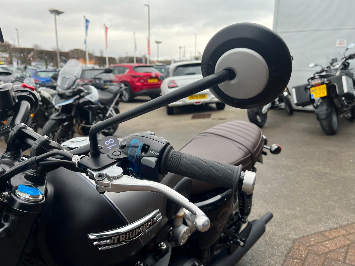 Triumph BONNEVILLE T120 BLACK