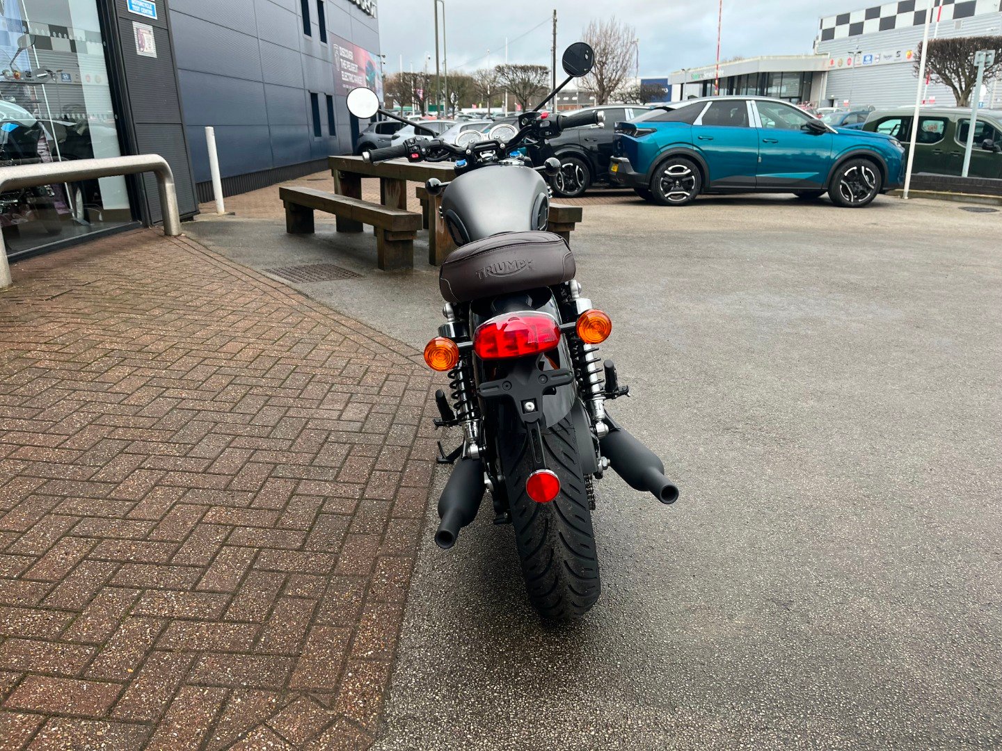 Triumph BONNEVILLE T120 BLACK