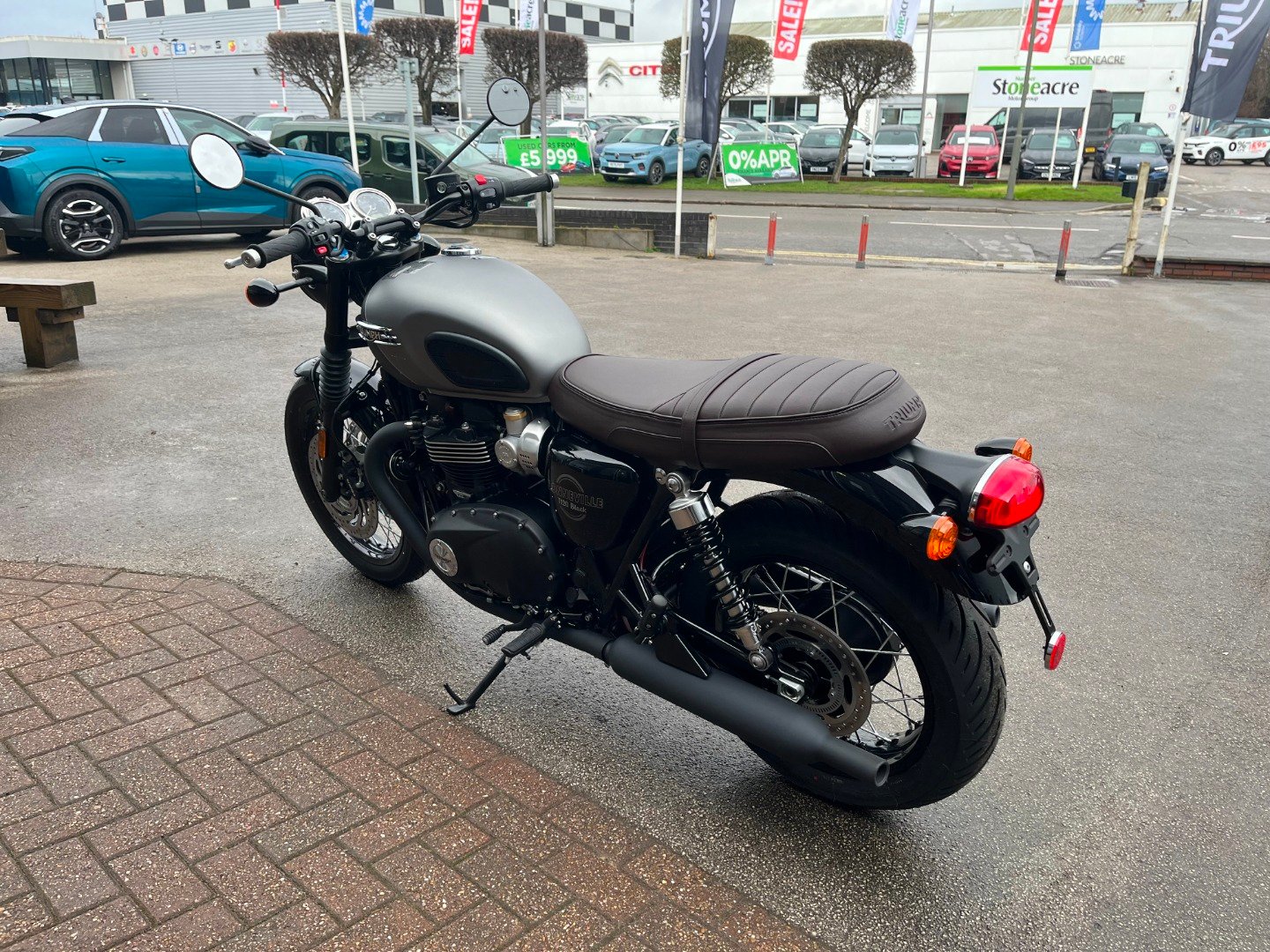 Triumph BONNEVILLE T120 BLACK