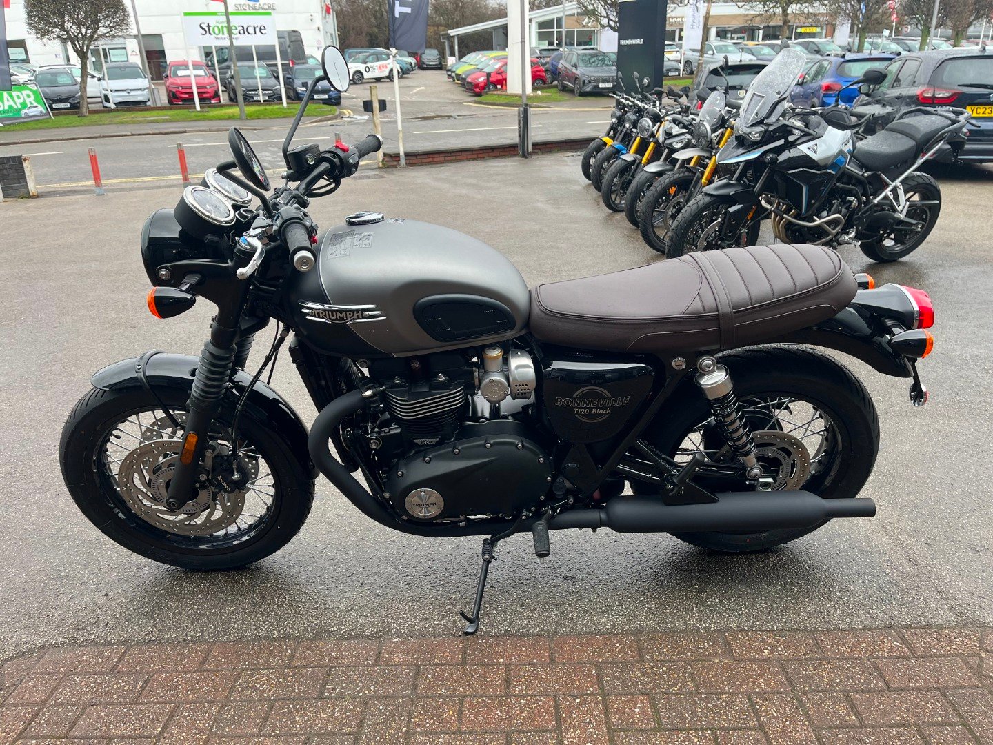 Triumph BONNEVILLE T120 BLACK