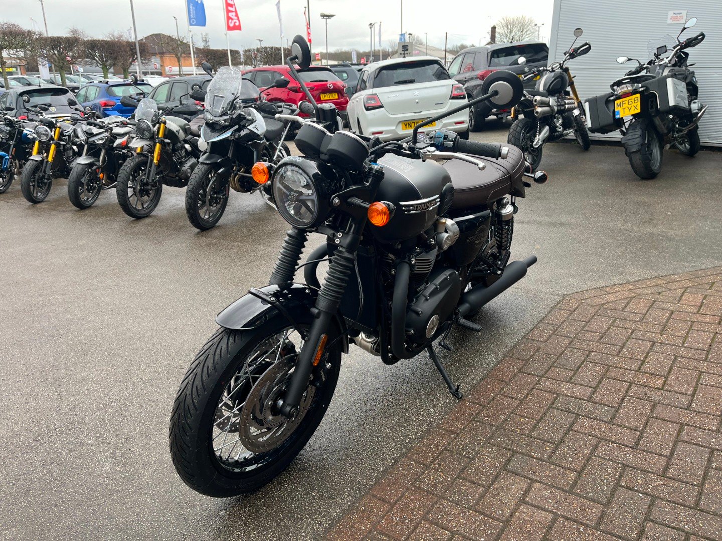 Triumph BONNEVILLE T120 BLACK