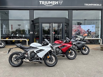 Used Triumph DAYTONA 660 undefined for sale - bike-74005177: Photo