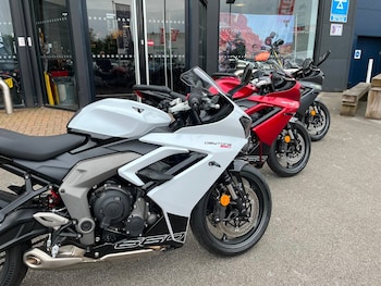 Used Triumph DAYTONA 660 undefined for sale - bike-74005177: Photo