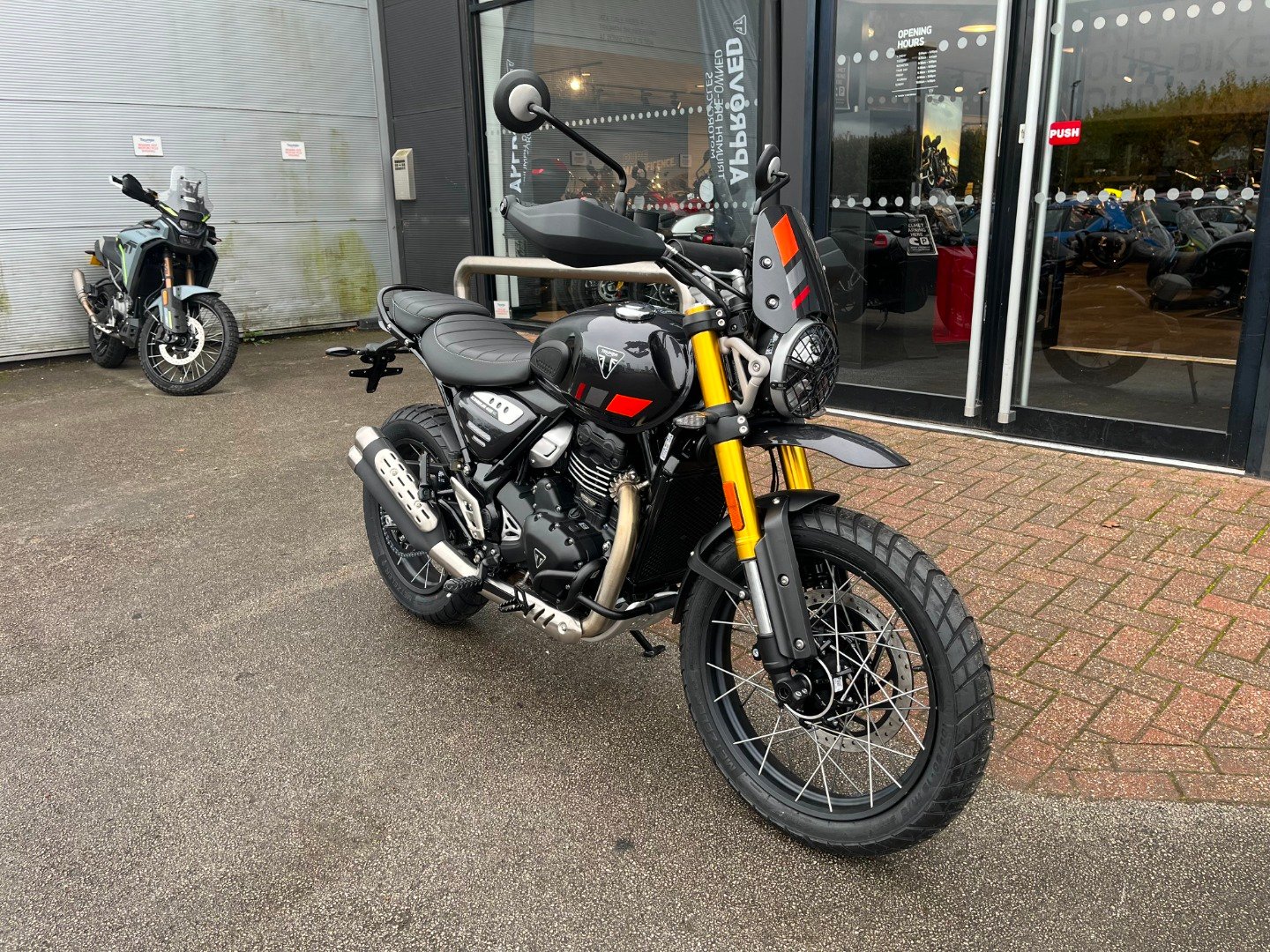 Triumph SCRAMBLER 400 XC