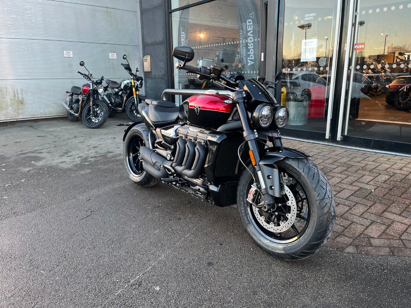 Triumph ROCKET 3 STORM R
